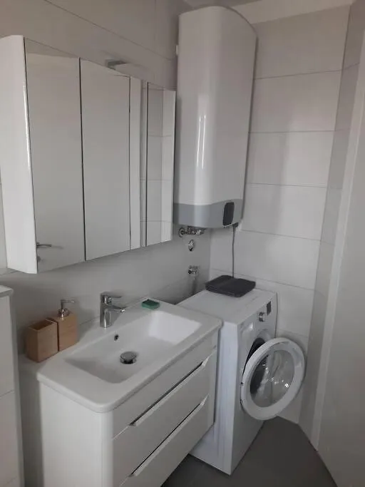 Luna Apartment Pula 0*,